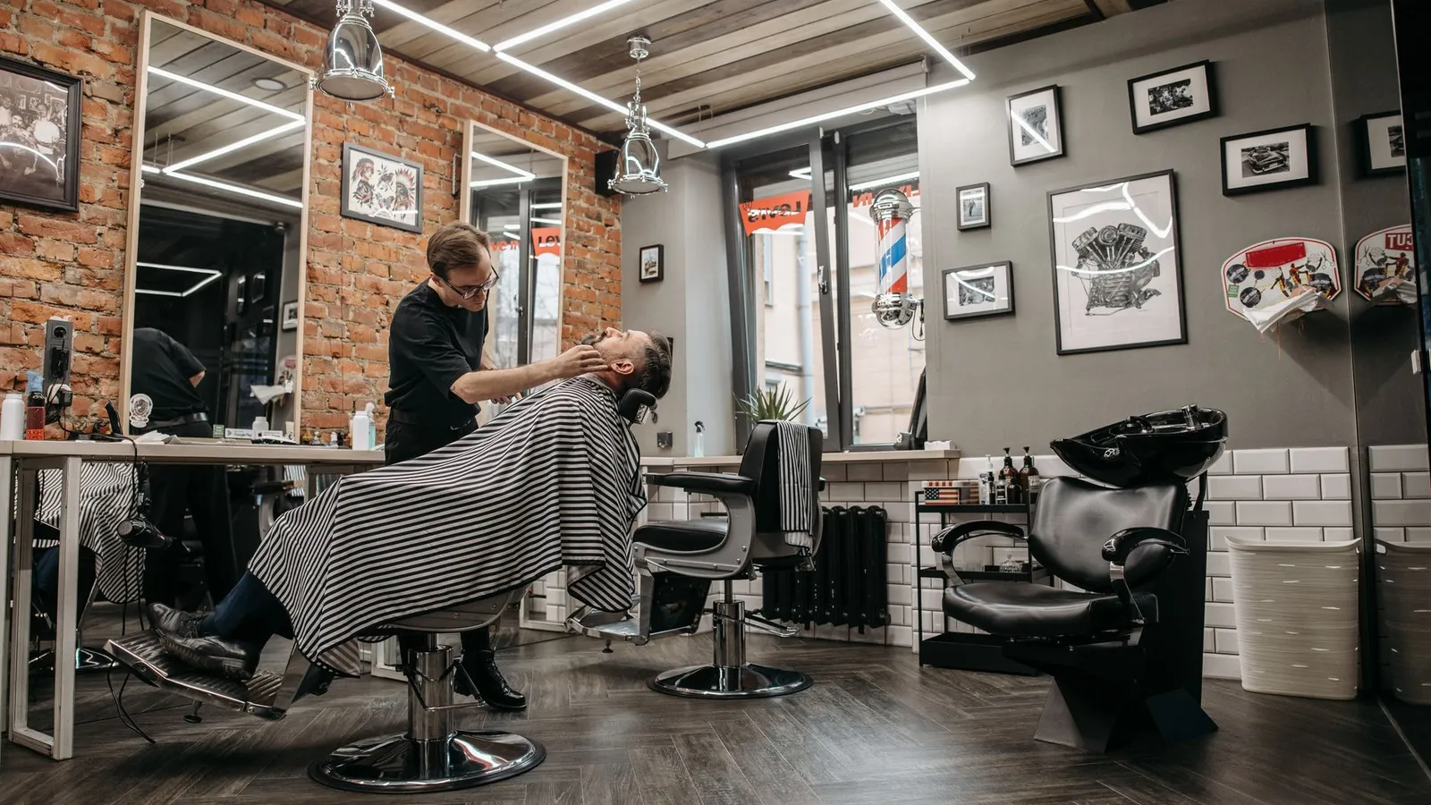 Ustaad — Barbershop & Men's Salon storefront theme for Indian businesses